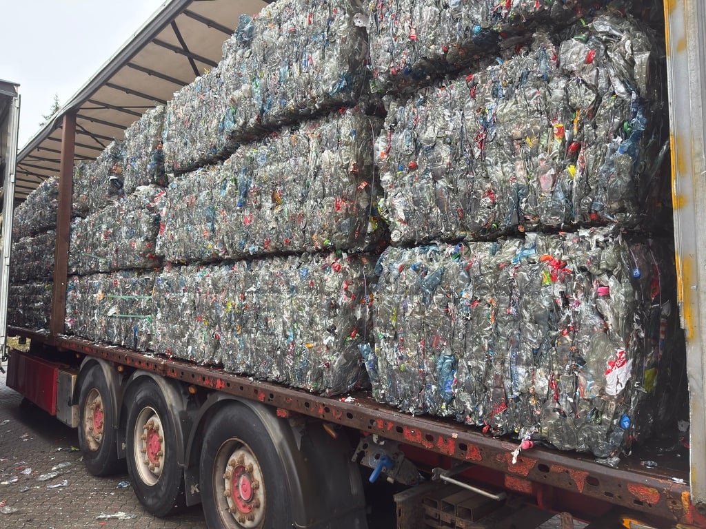 E2CF9457-11E2-468A-A0EA-B3E265295E05_1_105_c